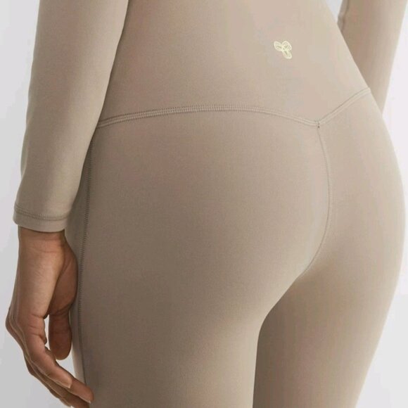 NWT Aritiza GOLDEN BUTTER Cheeky Hi-Rise Flare Legging Nomad Taupe 6 - Picture 4 of 9